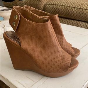 Comfy wedges